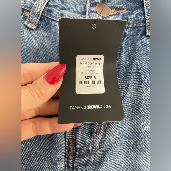 Fashion Nova Nicki Boyfriend Jeans - Picture 15 of 16